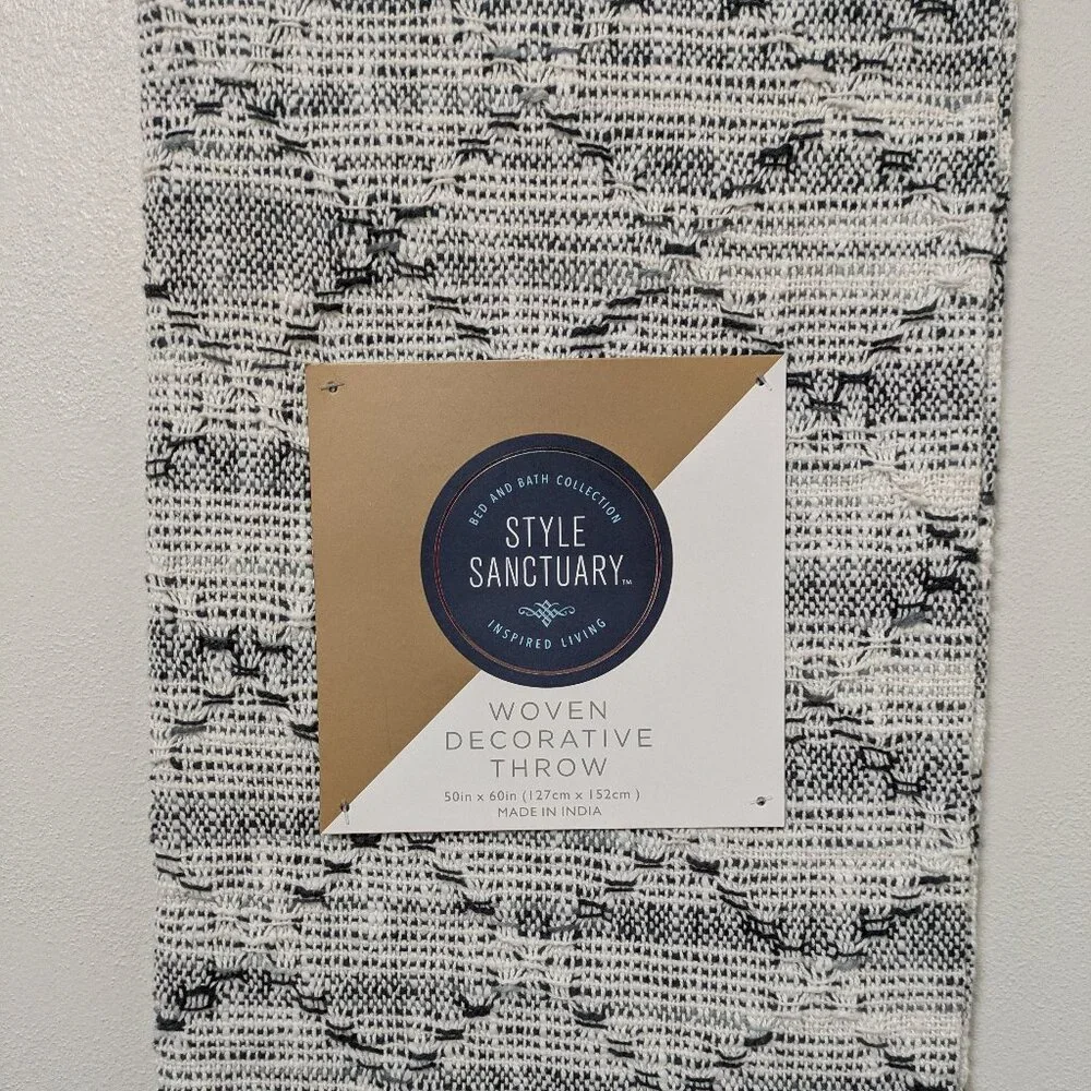 Style Sanctuary Woven Throw Blanket - NWT